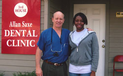 Dentist volunteering at Allen Saxe Clinic